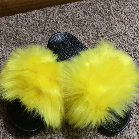 Slippers - Picture 3 of 15